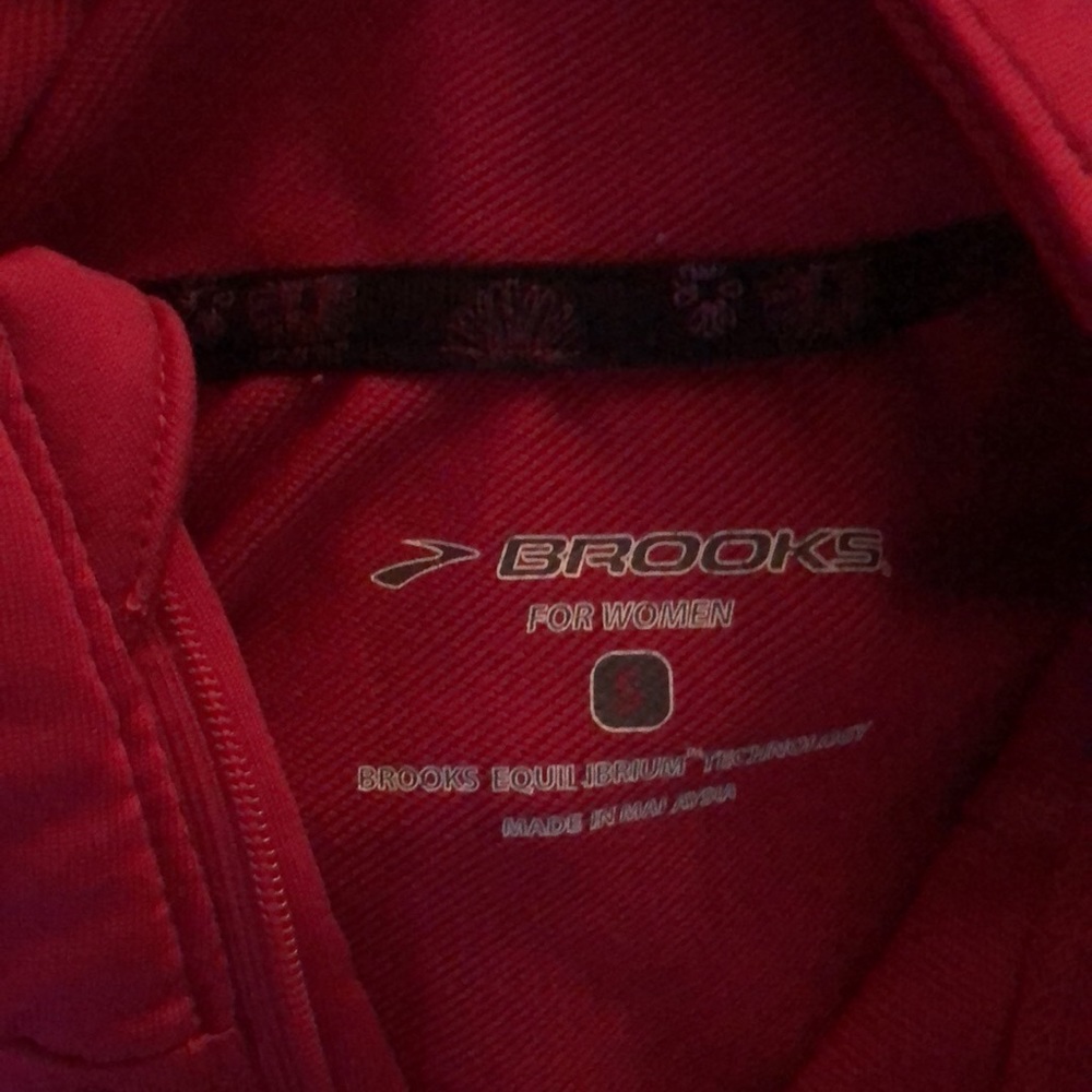 Brooks Half Zip Running Pullover - image 5